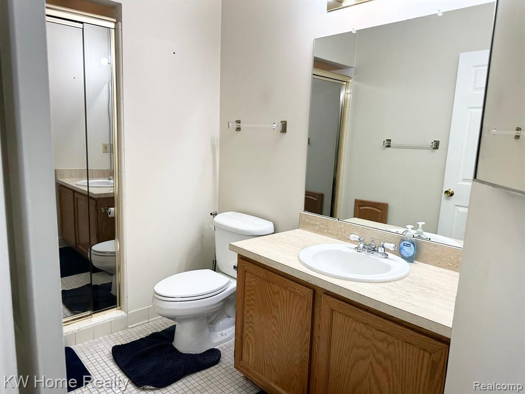 38886 COUNTRY Circle, Farmington Hills, MI 48331 — Photo 25