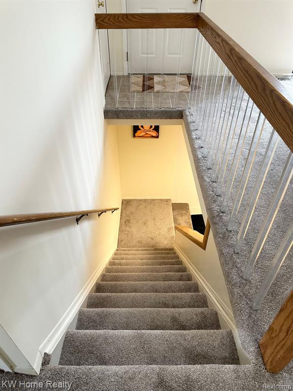 38886 COUNTRY Circle, Farmington Hills, MI 48331 — Photo 26