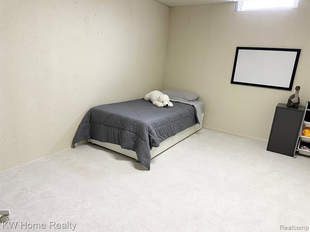 38886 COUNTRY Circle, Farmington Hills, MI 48331 — Photo 32