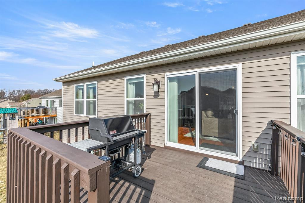 3735 AMBER OAKS Drive, Howell, MI 48855 — Photo 5