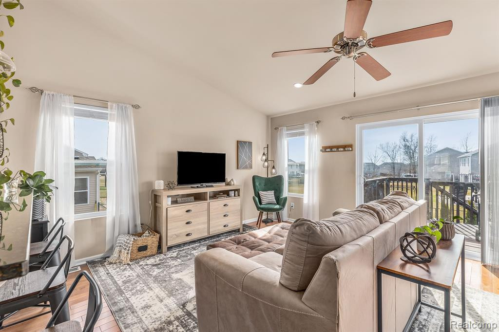 3735 AMBER OAKS Drive, Howell, MI 48855 — Photo 12