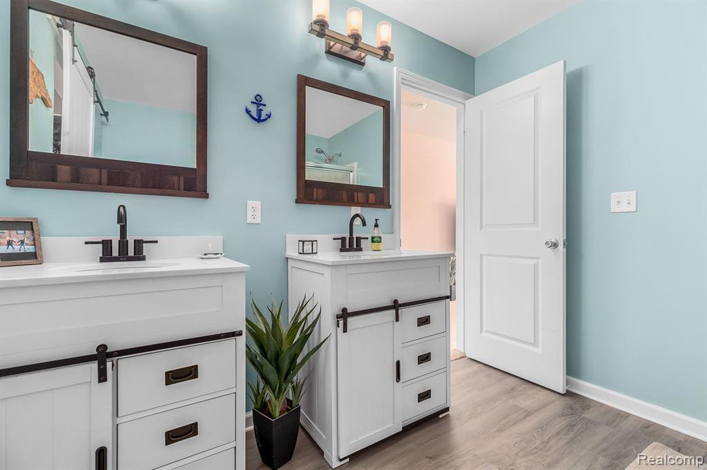 3735 AMBER OAKS Drive, Howell, MI 48855 — Photo 18