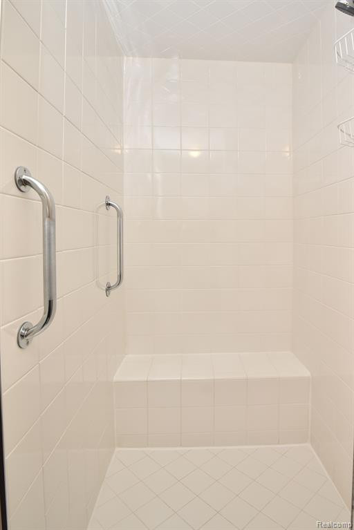 206 WINSLOW Circle, Commerce Twp, MI 48390 — Photo 18