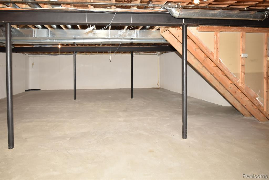 206 WINSLOW Circle, Commerce Twp, MI 48390 — Photo 25