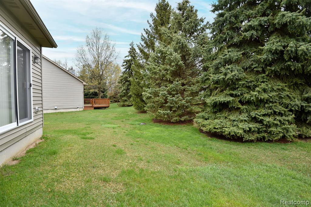 206 WINSLOW Circle, Commerce Twp, MI 48390 — Photo 28