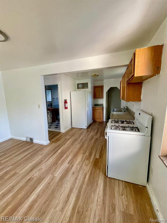 298 OREGON Street, Ypsilanti, MI 48198 — Photo 7
