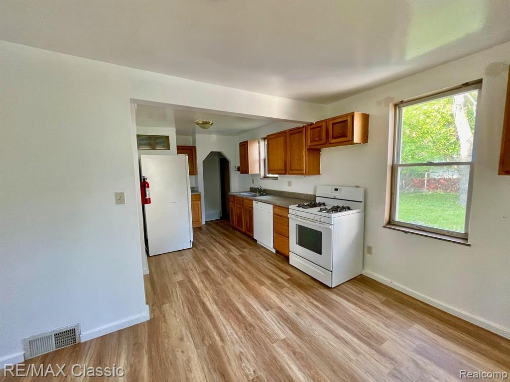 298 OREGON Street, Ypsilanti, MI 48198 — Photo 10