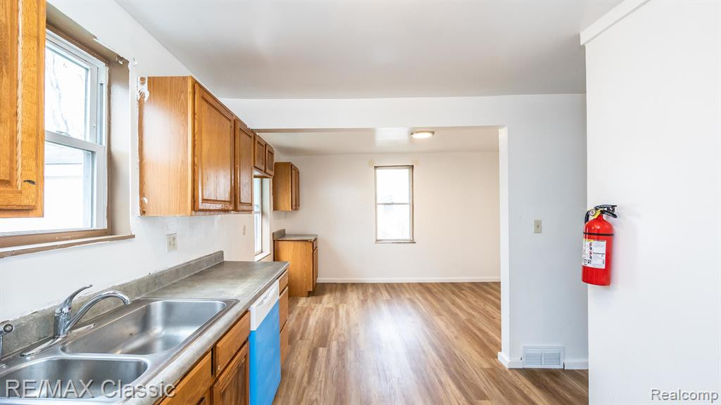 298 OREGON Street, Ypsilanti, MI 48198 — Photo 11