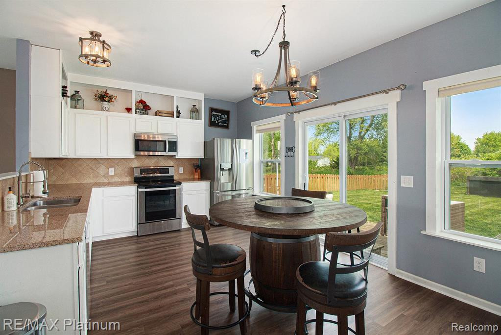 347 SUNBURY DRIVE, Howell, MI 48855 — Photo 2