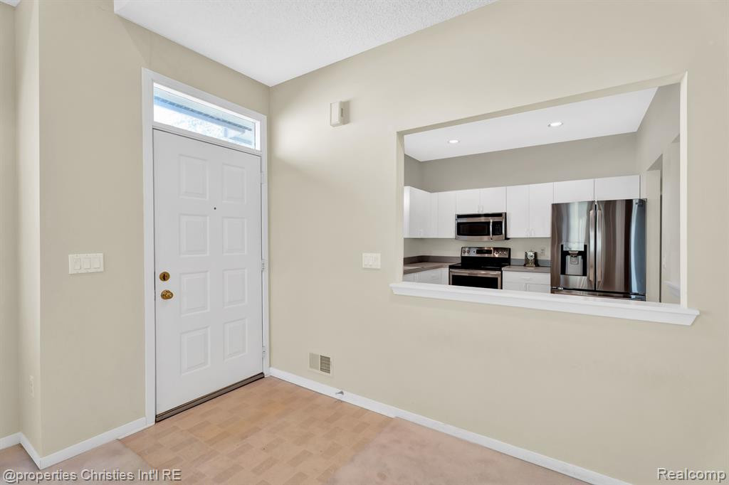 41907 CANTEBURY Drive, Novi, MI 48377 — Photo 9