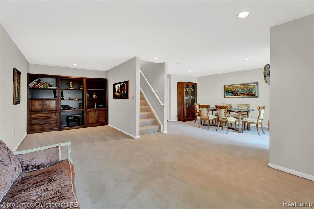 41907 CANTEBURY Drive, Novi, MI 48377 — Photo 22