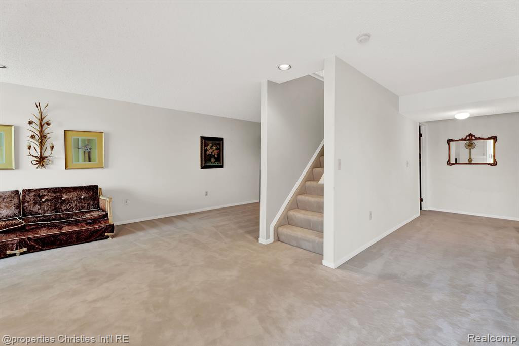 41907 CANTEBURY Drive, Novi, MI 48377 — Photo 25