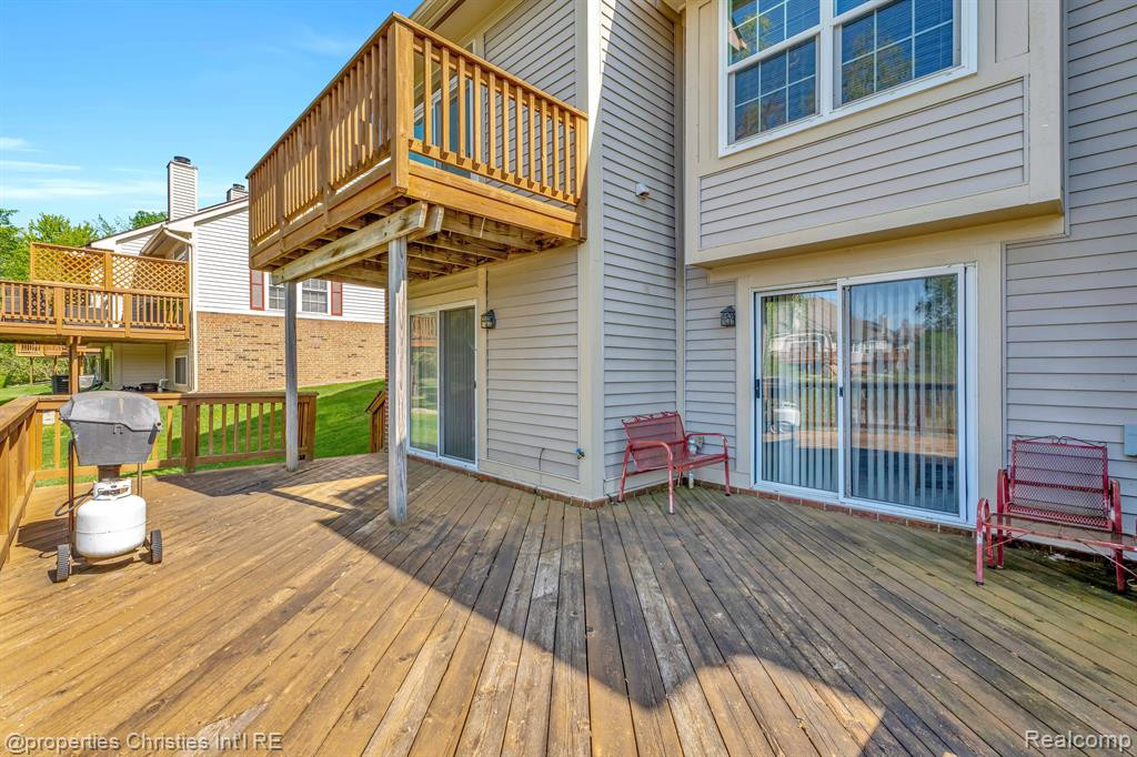 41907 CANTEBURY Drive, Novi, MI 48377 — Photo 28