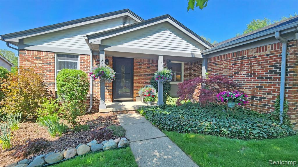 1670 HERITAGE Drive, Canton, MI 48188 — Photo 2