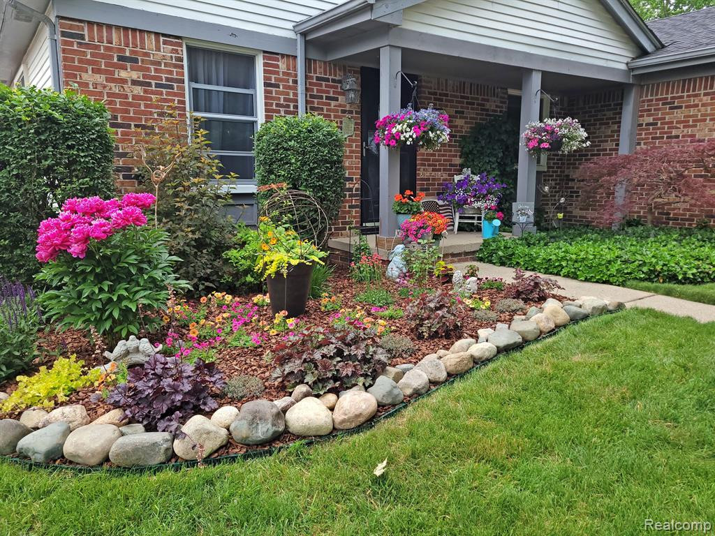 1670 HERITAGE Drive, Canton, MI 48188 — Photo 3