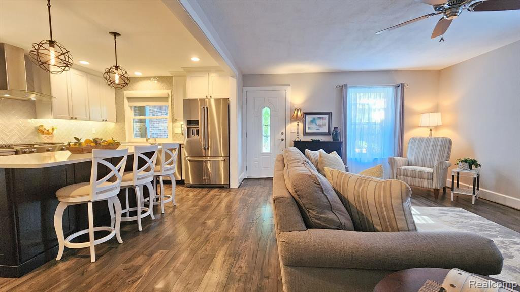 1670 HERITAGE Drive, Canton, MI 48188 — Photo 6