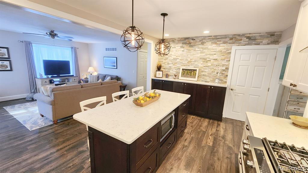 1670 HERITAGE Drive, Canton, MI 48188 — Photo 13