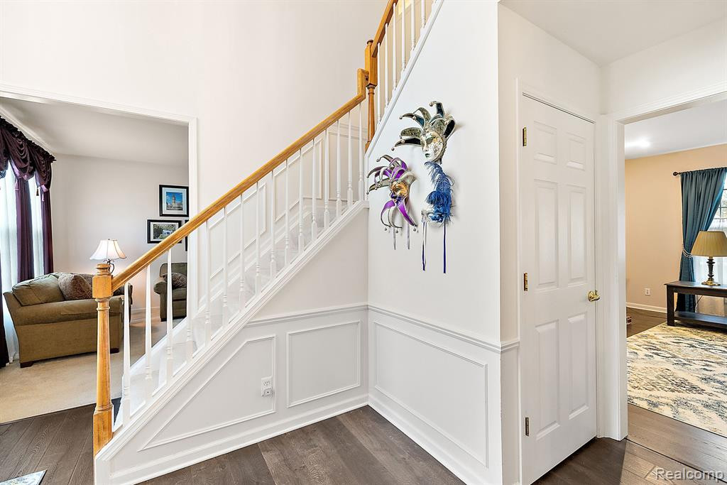 8298 HUMMINGBIRD Drive, Ypsilanti, MI 48197 — Photo 8