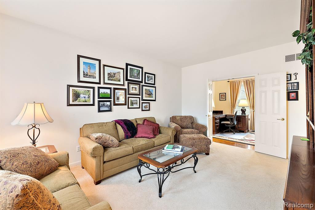 8298 HUMMINGBIRD Drive, Ypsilanti, MI 48197 — Photo 9