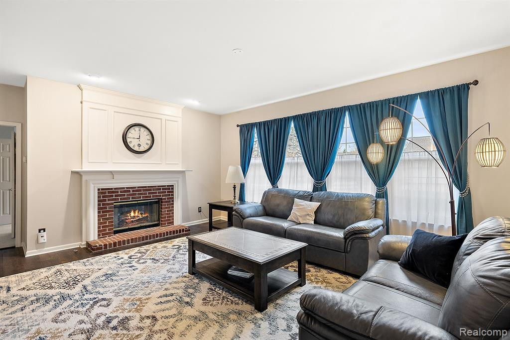 8298 HUMMINGBIRD Drive, Ypsilanti, MI 48197 — Photo 12