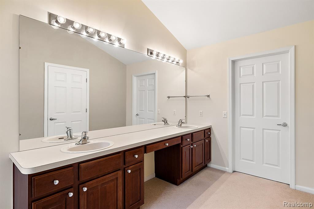 8298 HUMMINGBIRD Drive, Ypsilanti, MI 48197 — Photo 21