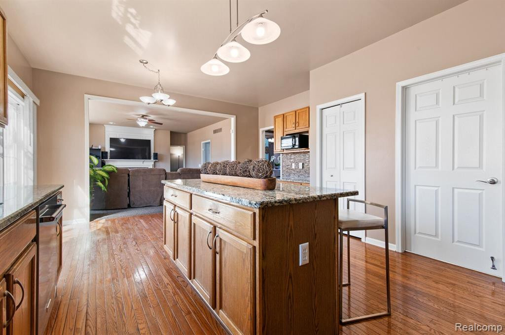 8200 Blue Jay Drive, Ypsilanti, MI 48197 — Photo 11
