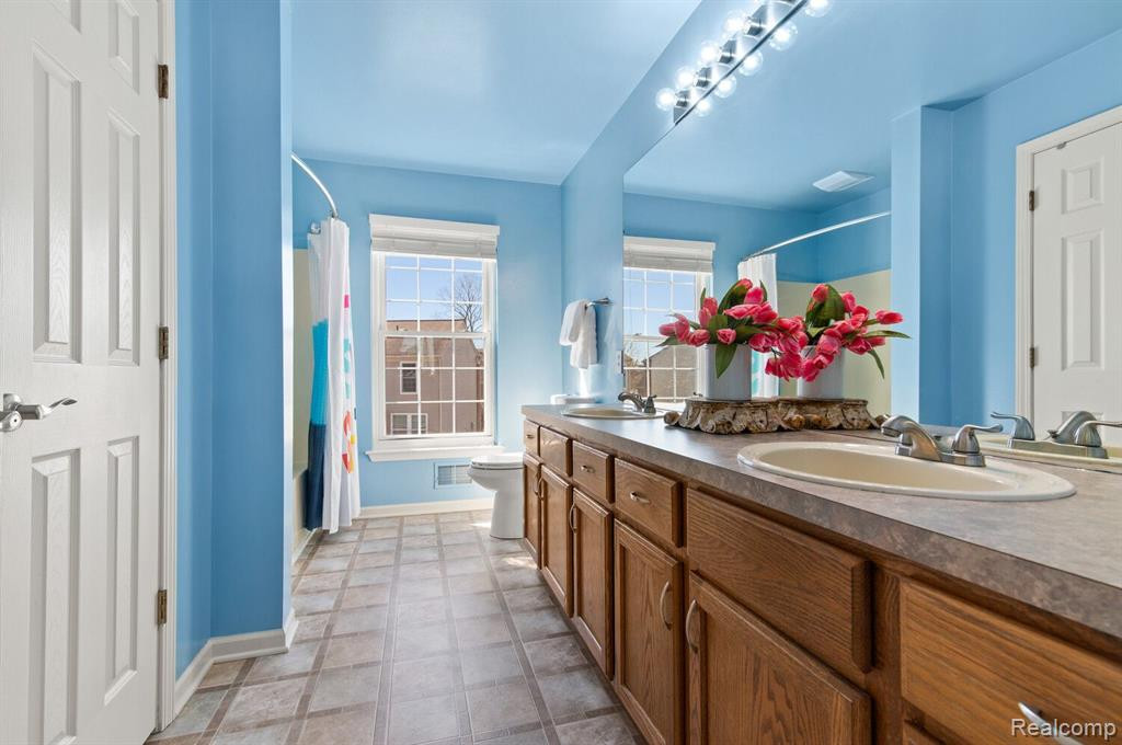 8200 Blue Jay Drive, Ypsilanti, MI 48197 — Photo 19