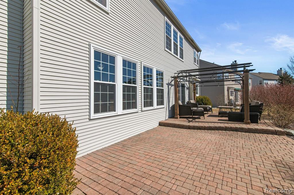8200 Blue Jay Drive, Ypsilanti, MI 48197 — Photo 31