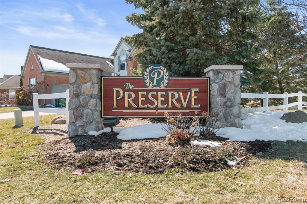 8200 Blue Jay Drive, Ypsilanti, MI 48197 — Photo 36