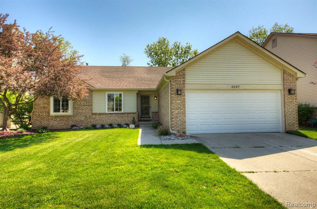 3247 RIVER MEADOW Circle, Canton, MI 48188 — Photo 2