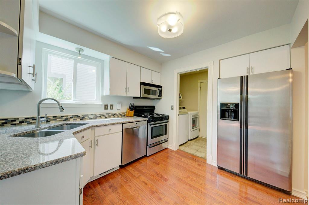 3247 RIVER MEADOW Circle, Canton, MI 48188 — Photo 13