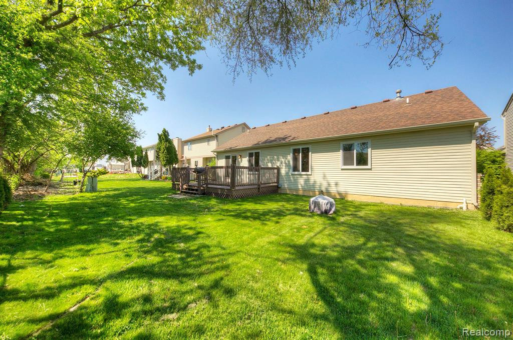 3247 RIVER MEADOW Circle, Canton, MI 48188 — Photo 32
