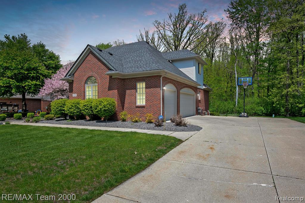 47030 GRAND OAK, Canton, MI 48187 — Photo 3