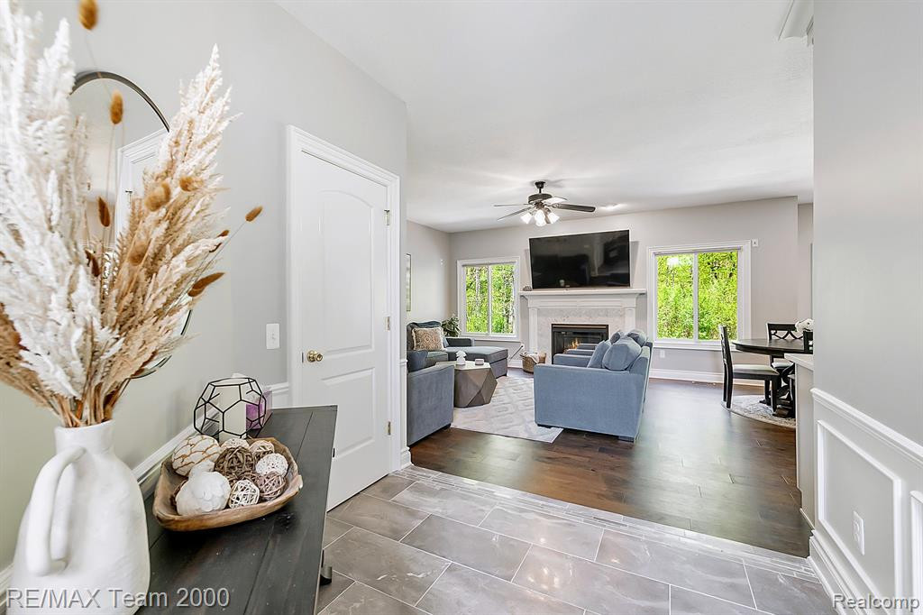47030 GRAND OAK, Canton, MI 48187 — Photo 17