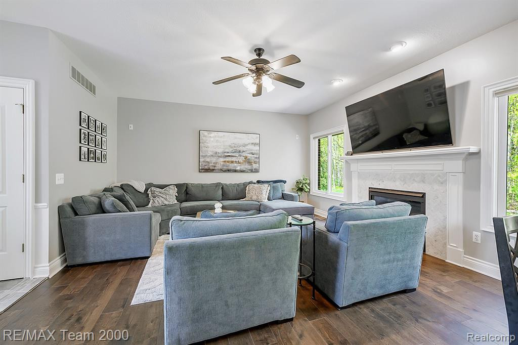 47030 GRAND OAK, Canton, MI 48187 — Photo 19
