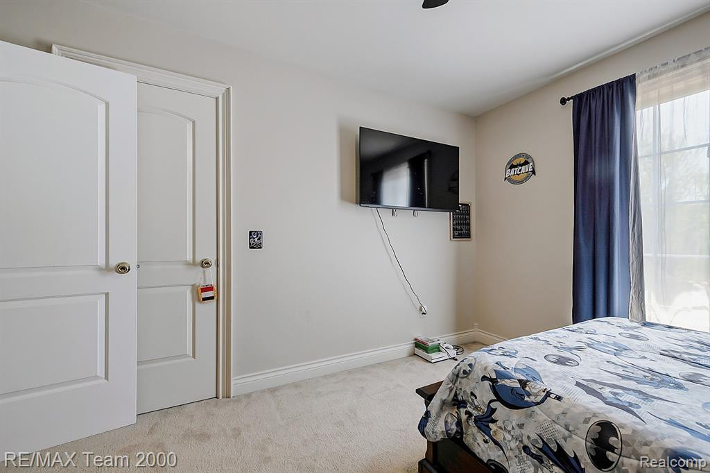47030 GRAND OAK, Canton, MI 48187 — Photo 32
