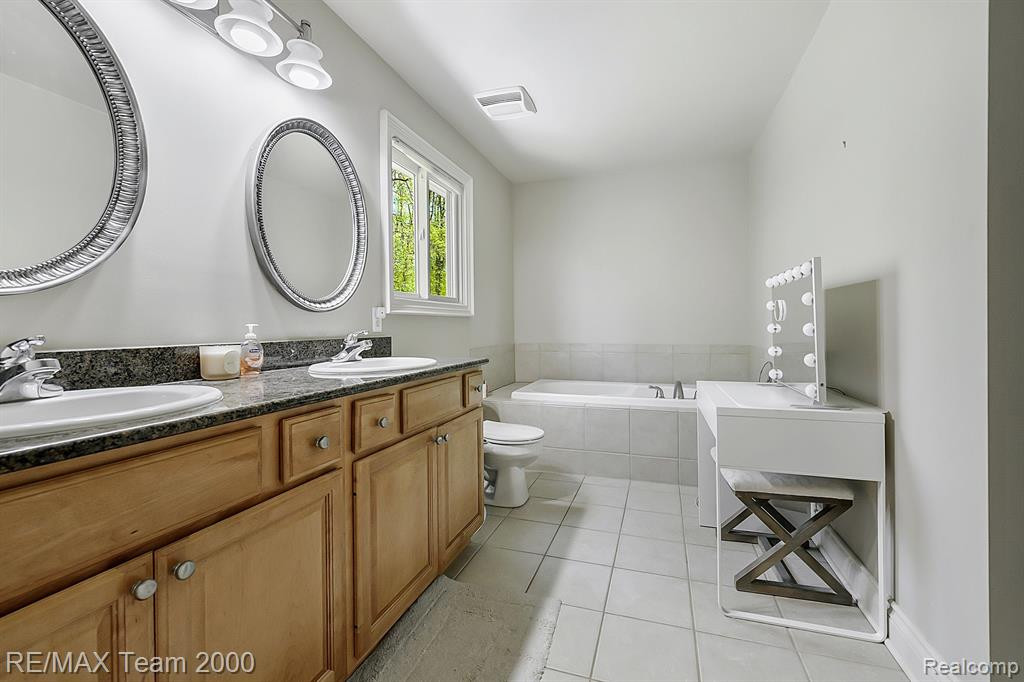 47030 GRAND OAK, Canton, MI 48187 — Photo 41