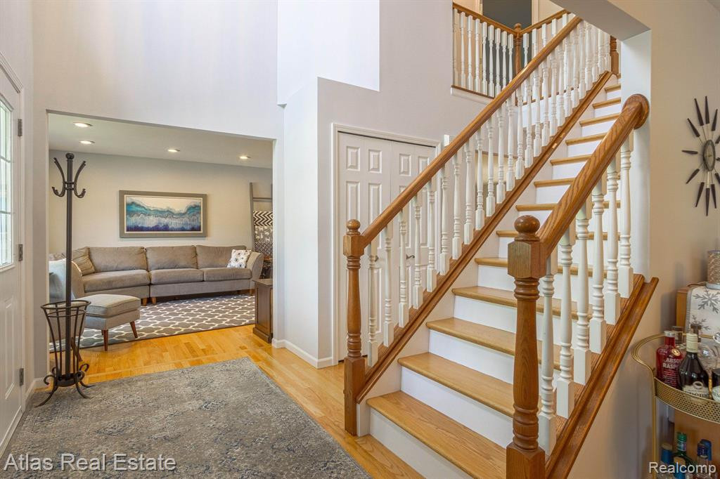 8319 MILL POINTE Court, Goodrich Vlg, MI — Photo 4