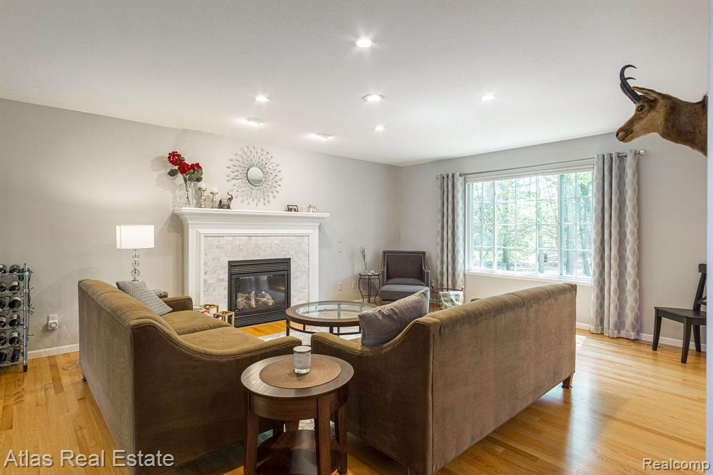 8319 MILL POINTE Court, Goodrich Vlg, MI — Photo 6