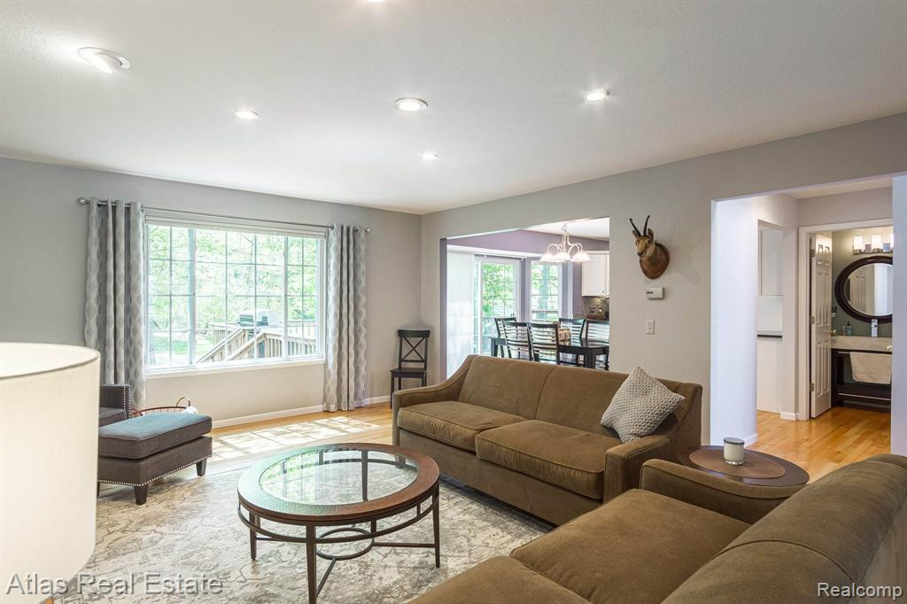 8319 MILL POINTE Court, Goodrich Vlg, MI — Photo 8