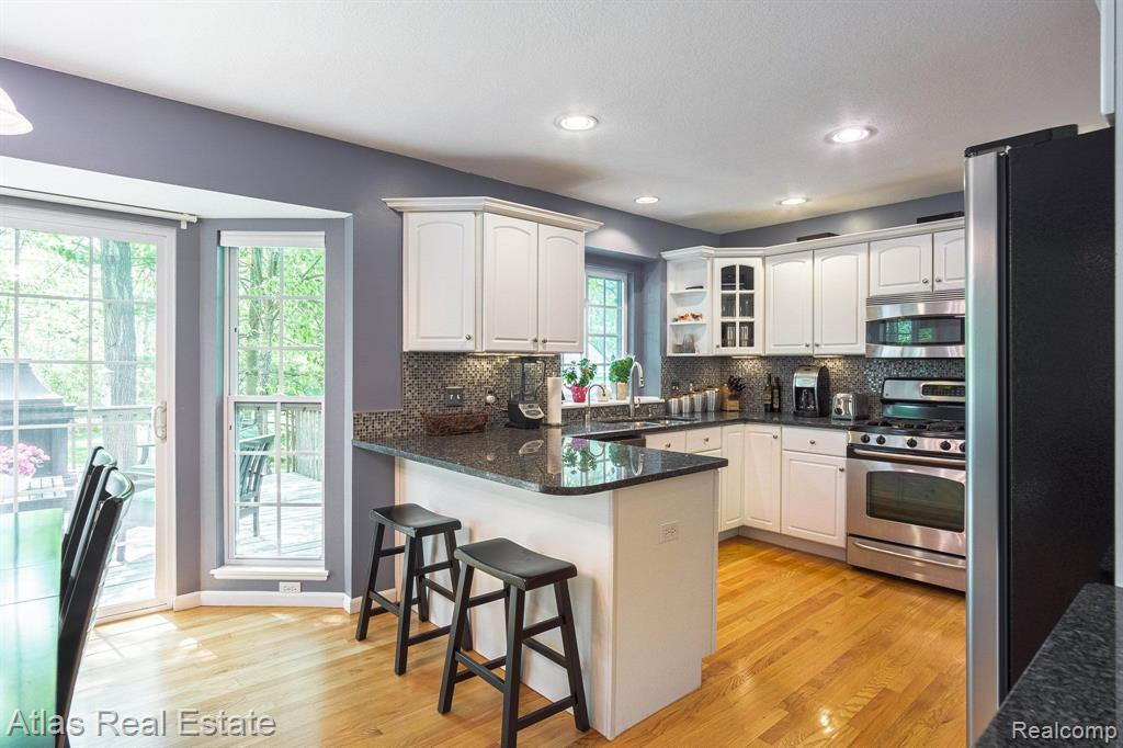 8319 MILL POINTE Court, Goodrich Vlg, MI — Photo 10