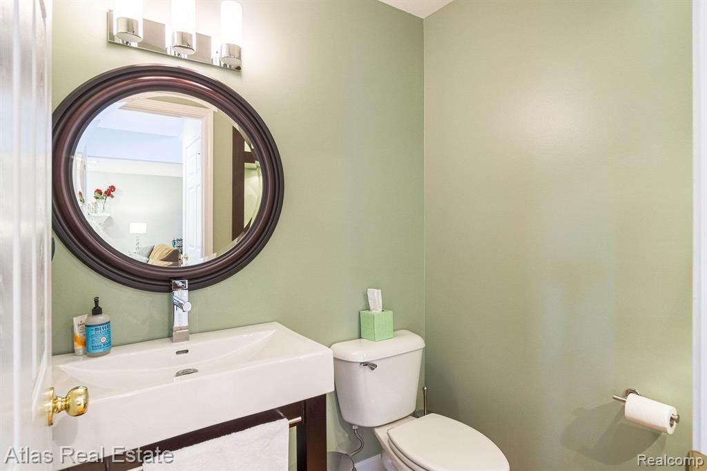 8319 MILL POINTE Court, Goodrich Vlg, MI — Photo 16