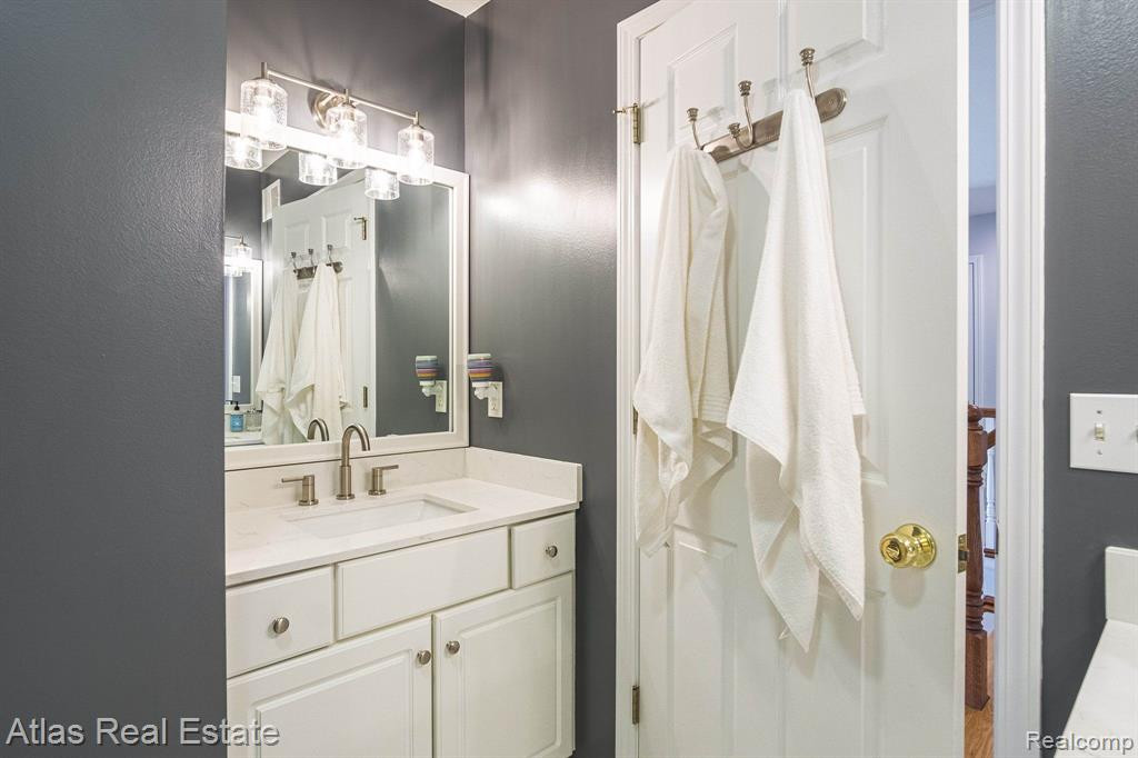 8319 MILL POINTE Court, Goodrich Vlg, MI — Photo 26