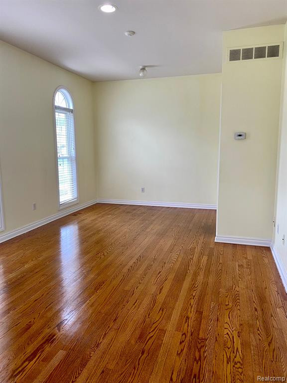 1638 E LAKEVIEW Lane, Canton, MI 48187 — Photo 10