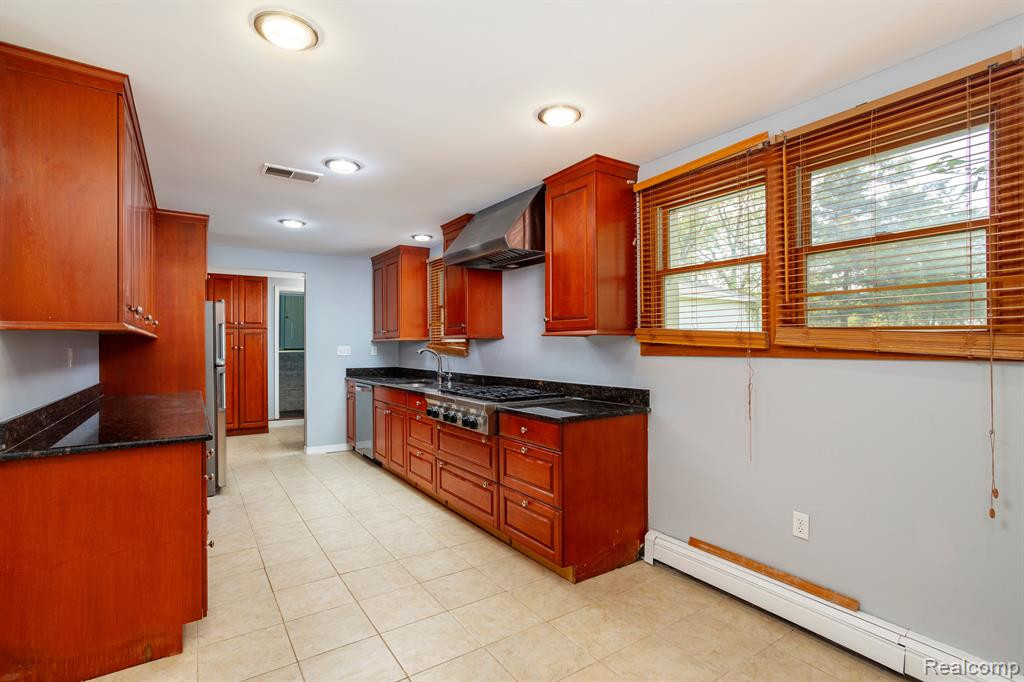 44050 STASSEN Avenue, Novi, MI — Photo 9