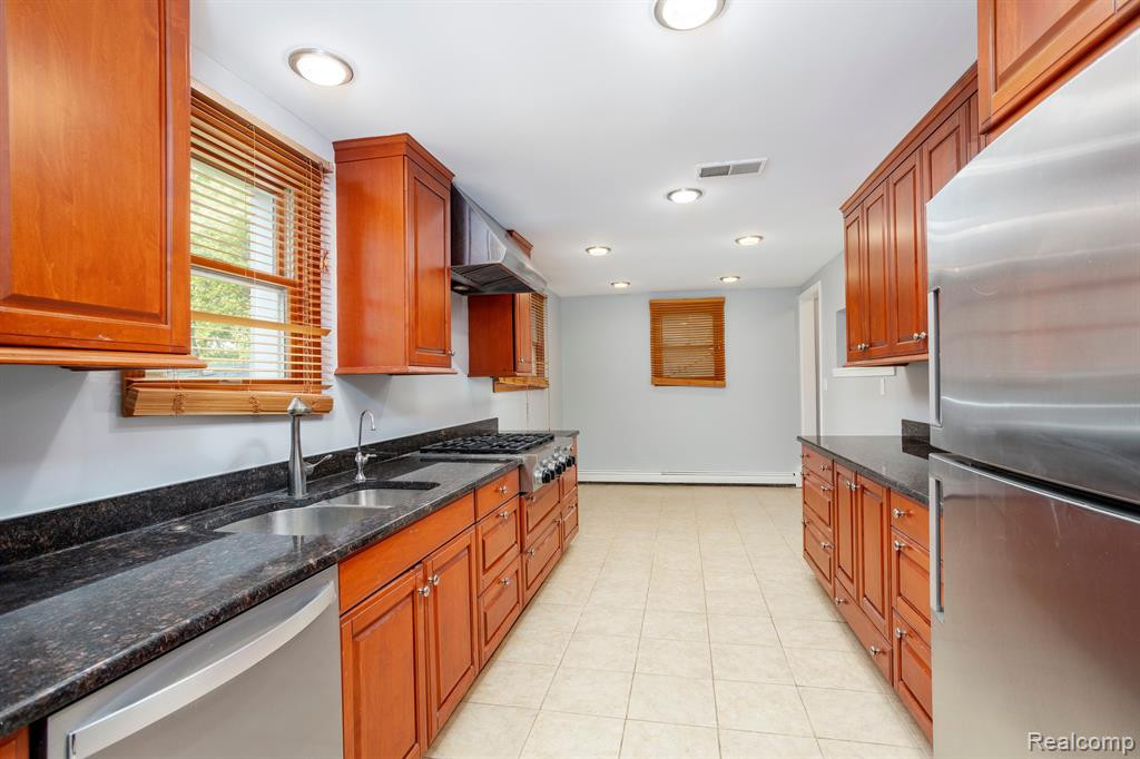 44050 STASSEN Avenue, Novi, MI — Photo 10