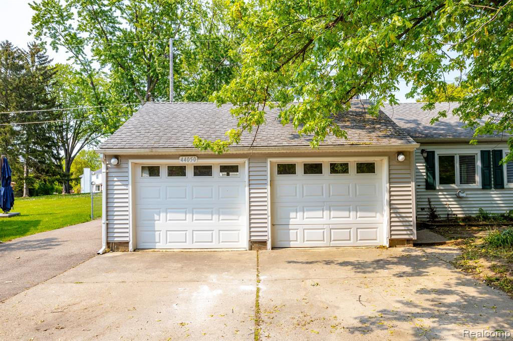 44050 STASSEN Avenue, Novi, MI — Photo 35
