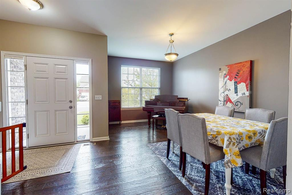 58097 SUNFLOWER Circle S, New Hudson, MI 48165 — Photo 3