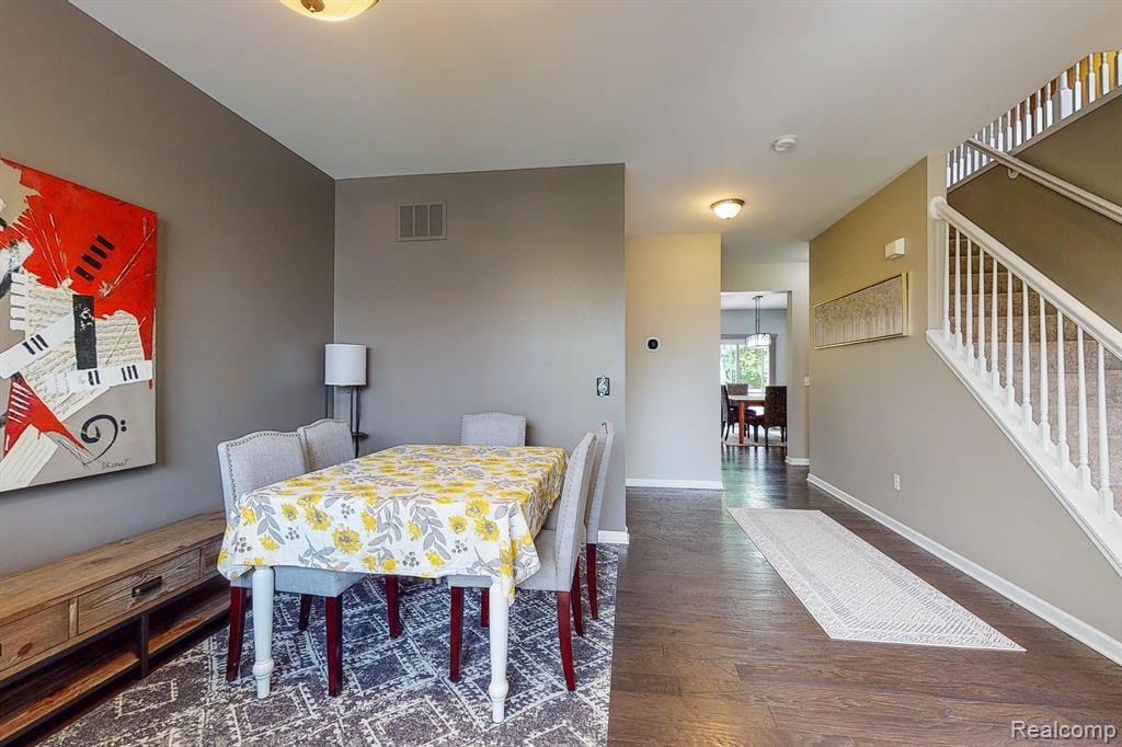 58097 SUNFLOWER Circle S, New Hudson, MI 48165 — Photo 4
