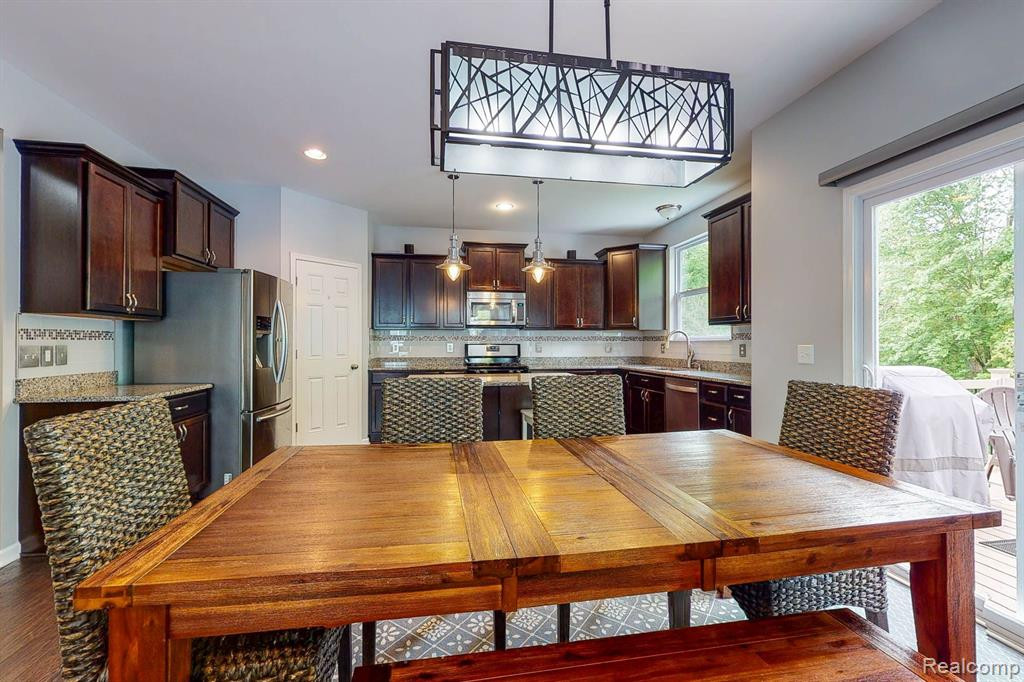 58097 SUNFLOWER Circle S, New Hudson, MI 48165 — Photo 11